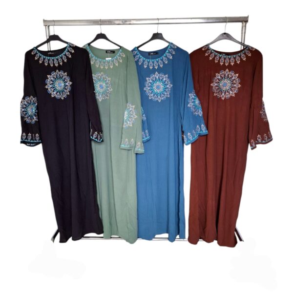 Robe brodée d'été – Tissu fluide et léger