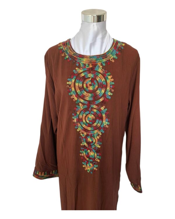 Robe orientale brodée – Image 4
