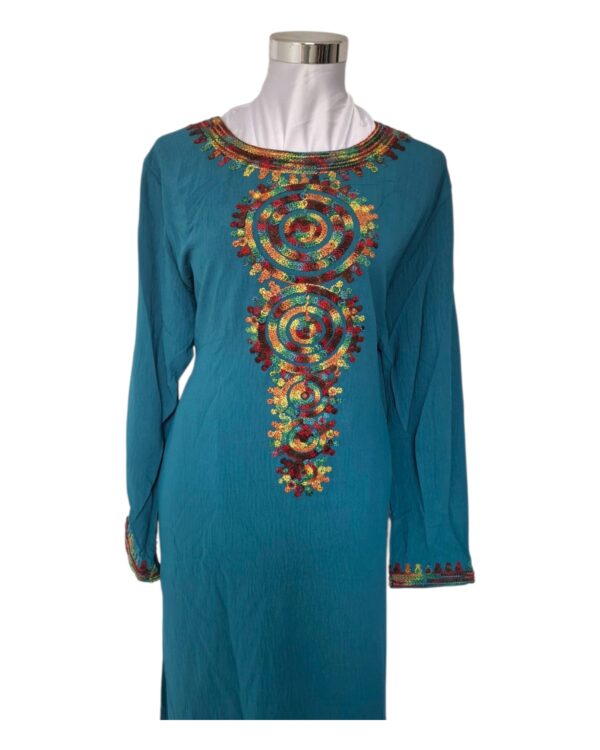 Robe orientale brodée – Image 8