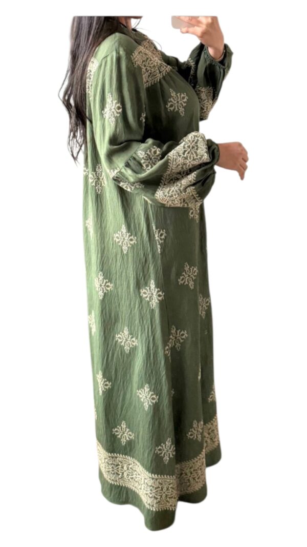 Robe Longue Brodée en Coton – Élégance Bohème – Image 4
