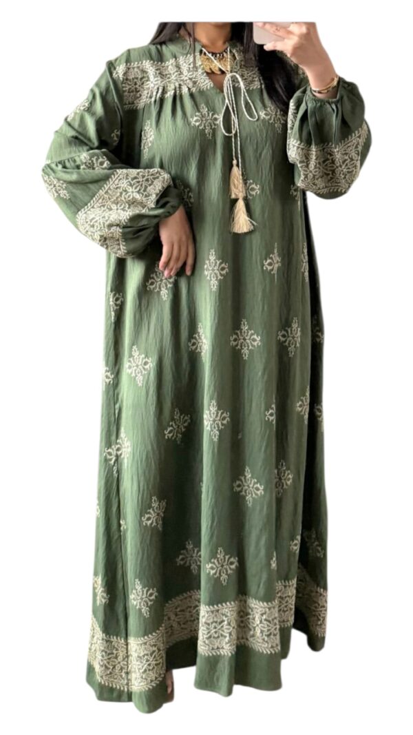 Robe Longue Brodée en Coton – Élégance Bohème – Image 3