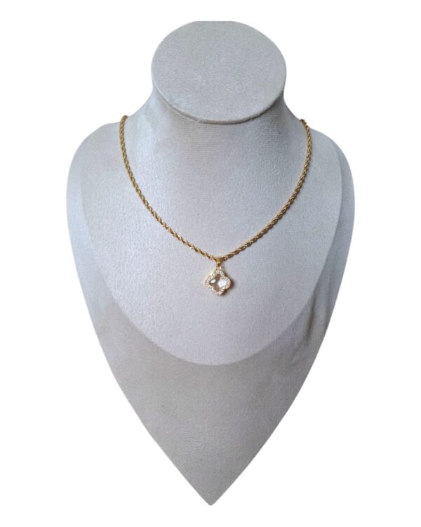 Collier doré avec pendentif trèfle – Acier inoxydable