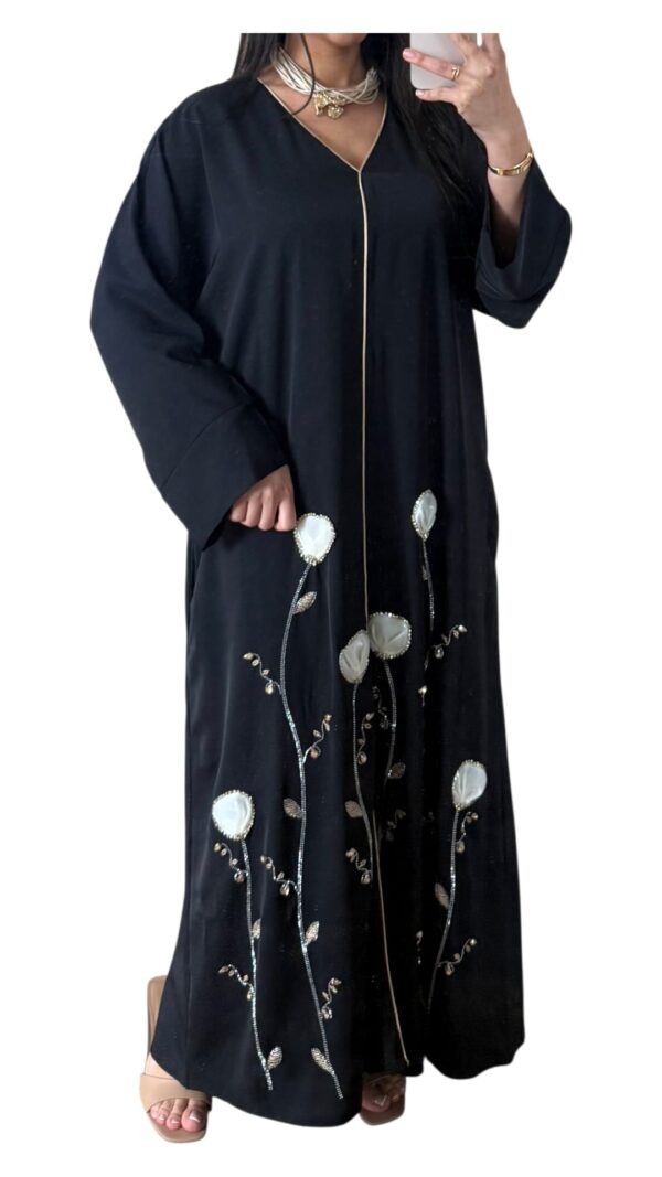Abaya Élégante avec Strass – Raffinement et Éclat tout en Légèreté