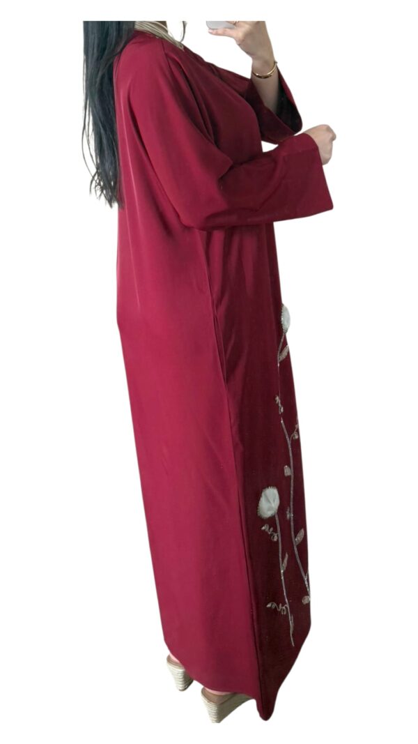 Abaya Élégante avec Strass – Raffinement et Éclat tout en Légèreté – Image 3