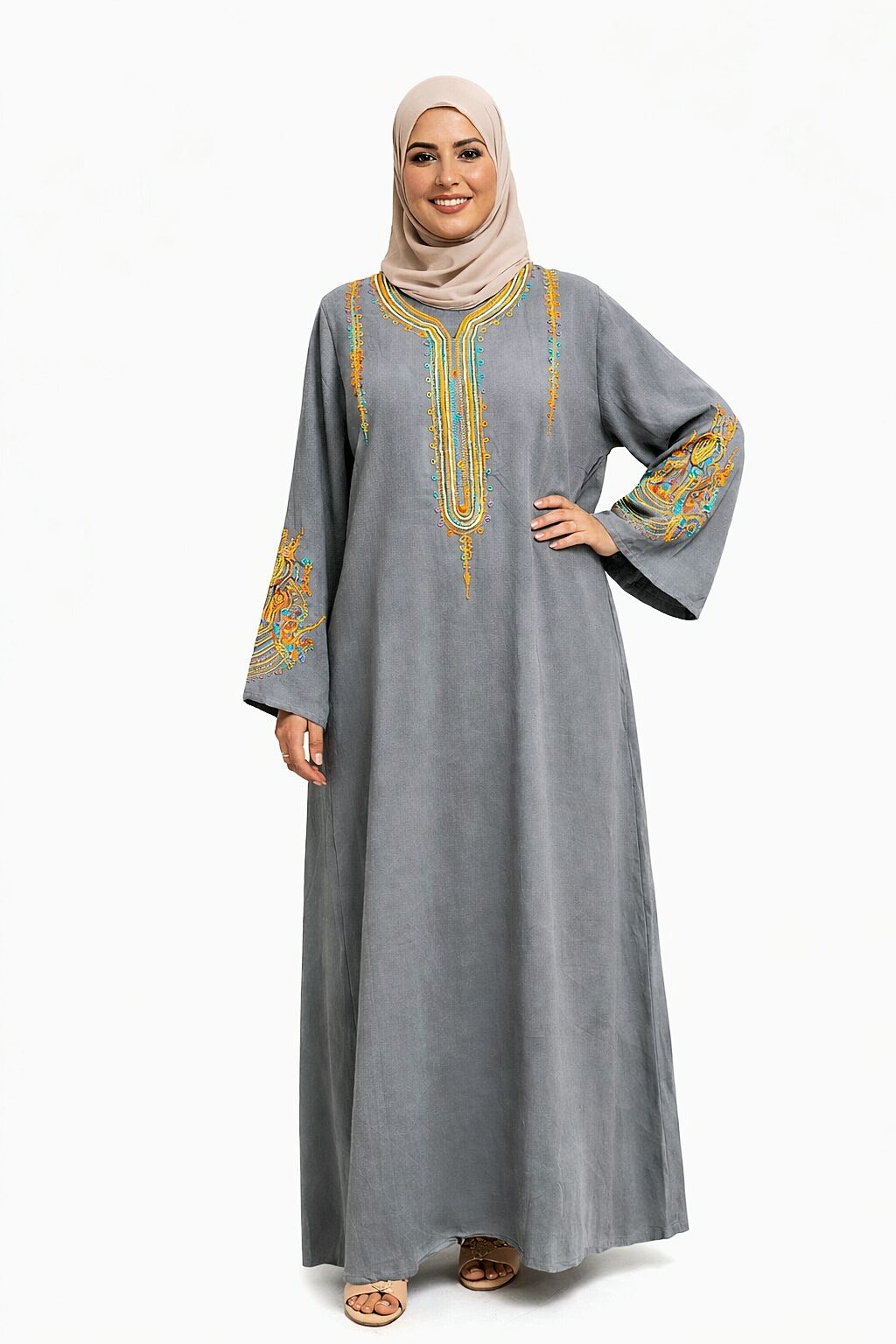 Robe orientale avec broderie berbère dorée – Image 3