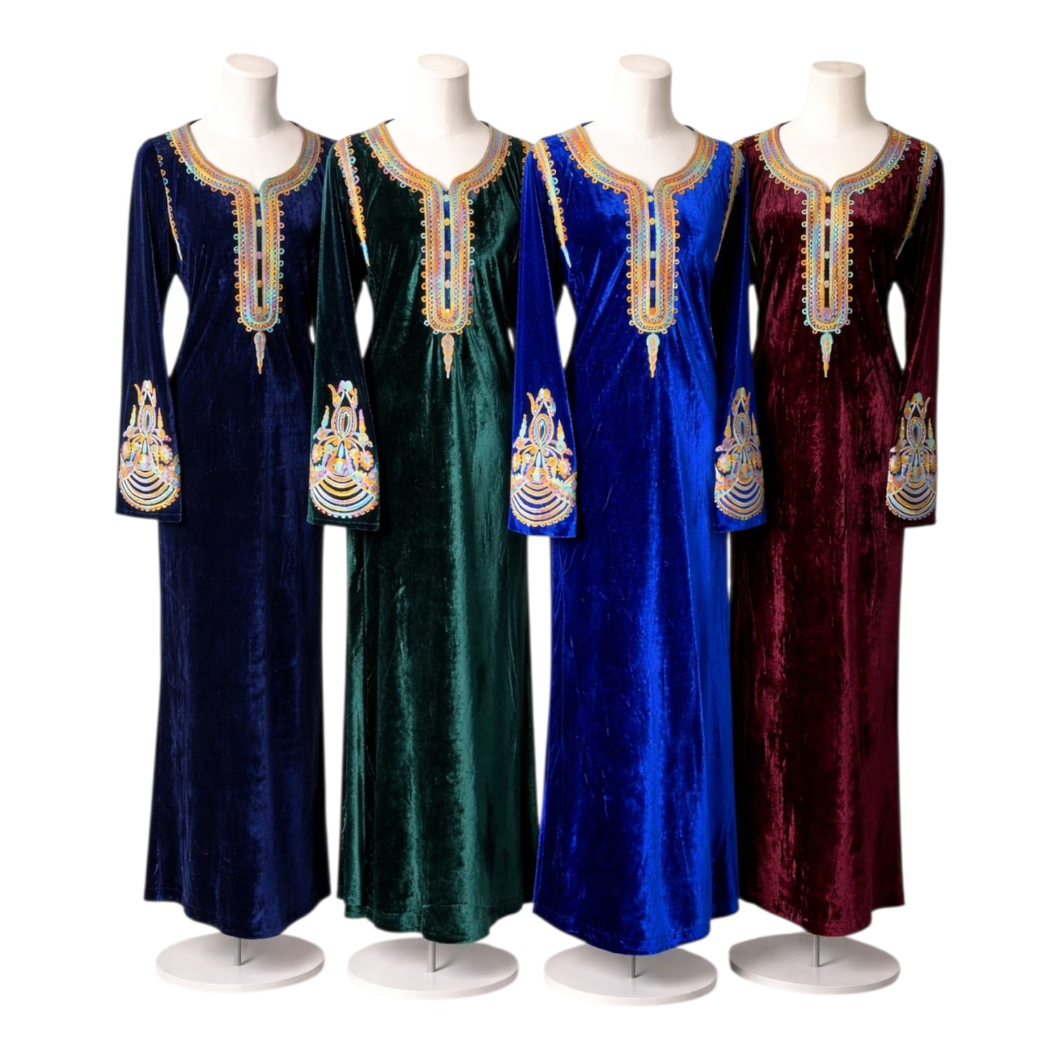 Robe orientale brodée en velours – Élégance et tradition hivernale