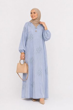 Robe longue brodée col V – Élégance printemps/été