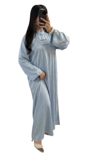 Robe Longue Satinée Col Asiatique – Élégance Modeste & Moderne